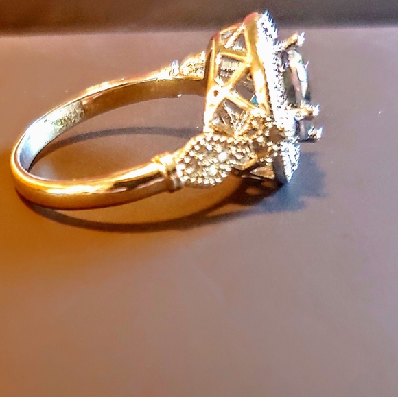 Ring - Picture 2 of 5